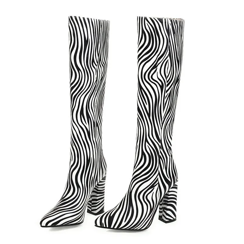 Fashion animal print long tube riding boots women's autumn and winter new knee-high tube thick high heel elastic stovepipe boots
Fashion animal print long tube riding boots women's autumn and winter new knee-high tube thick high heel elastic stovepipe boots