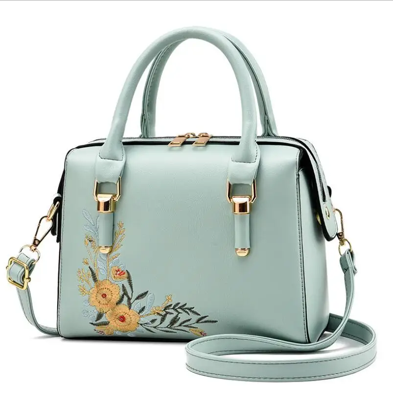 Маленькая свежая искусственная сумка, новинка 2020, модная женская сумка с вышивкой, простая сумка-мессенджер на молнии на одно плечо, женская...
Маленькая свежая искусственная сумка, новинка 2020, модная женская сумка с вышивкой, простая сумка-мессенджер на молнии на одно плечо, женская...