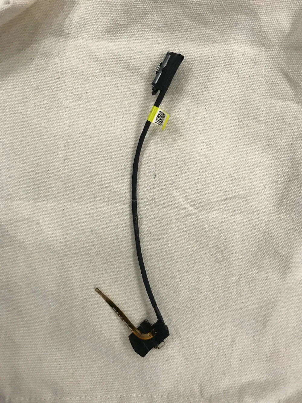 Новый оригинальный для Dell XPS 15 9550 led lcd lvds кабель DC02C00BK10 0HHTKR cn-0HHTKR
Новый оригинальный для Dell XPS 15 9550 led lcd lvds кабель DC02C00BK10 0HHTKR cn-0HHTKR