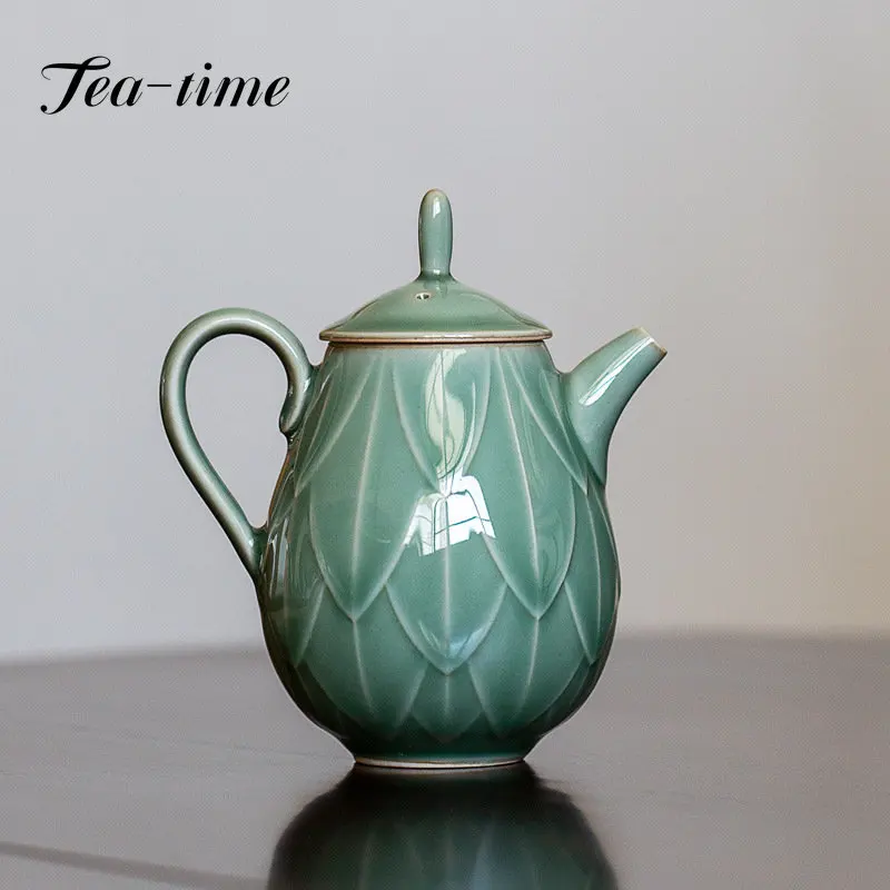 

170ml Yue Kiln Celadon Secret-color Glaze Large-capacity Lotus-shaped Teapot Household Kung Fu Tea Set Ceramic Teapot Single Pot