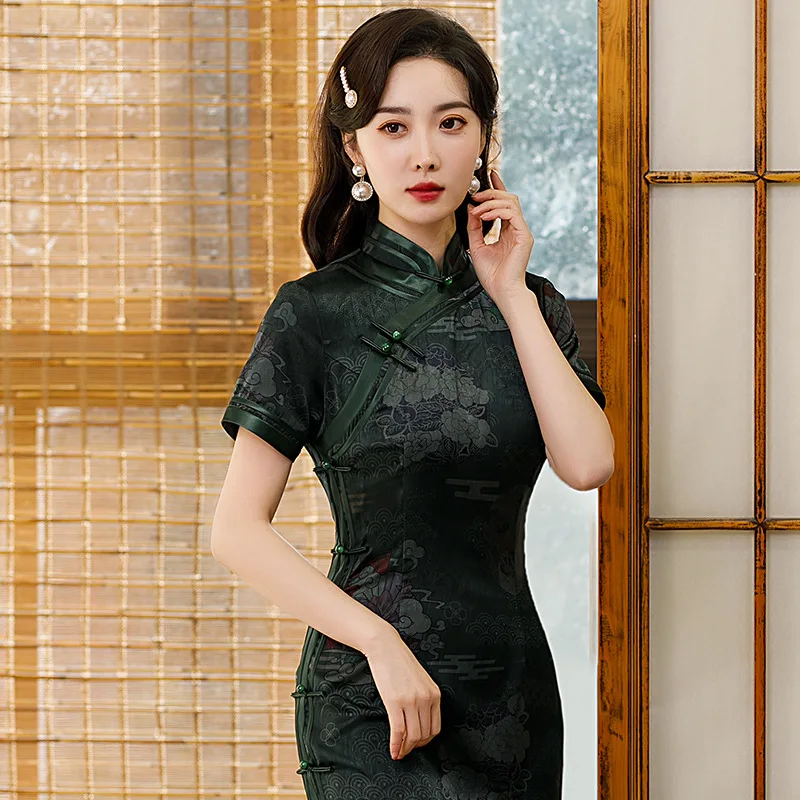 2022 Summer Women Elegant Vintage Cheongsams Classic Mandarin Collar Retro Flower Chinese Traditional Satin Button Dress Qipao
2022 Summer Women Elegant Vintage Cheongsams Classic Mandarin Collar Retro Flower Chinese Traditional Satin Button Dress Qipao