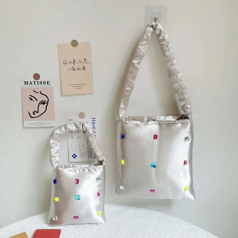 Hand-Encrusted Gemstone Women's Handbag Polyester Satin Casual Girls Shoulder Bag Korean Style Small Square Bag Ins
Hand-Encrusted Gemstone Women's Handbag Polyester Satin Casual Girls Shoulder Bag Korean Style Small Square Bag Ins