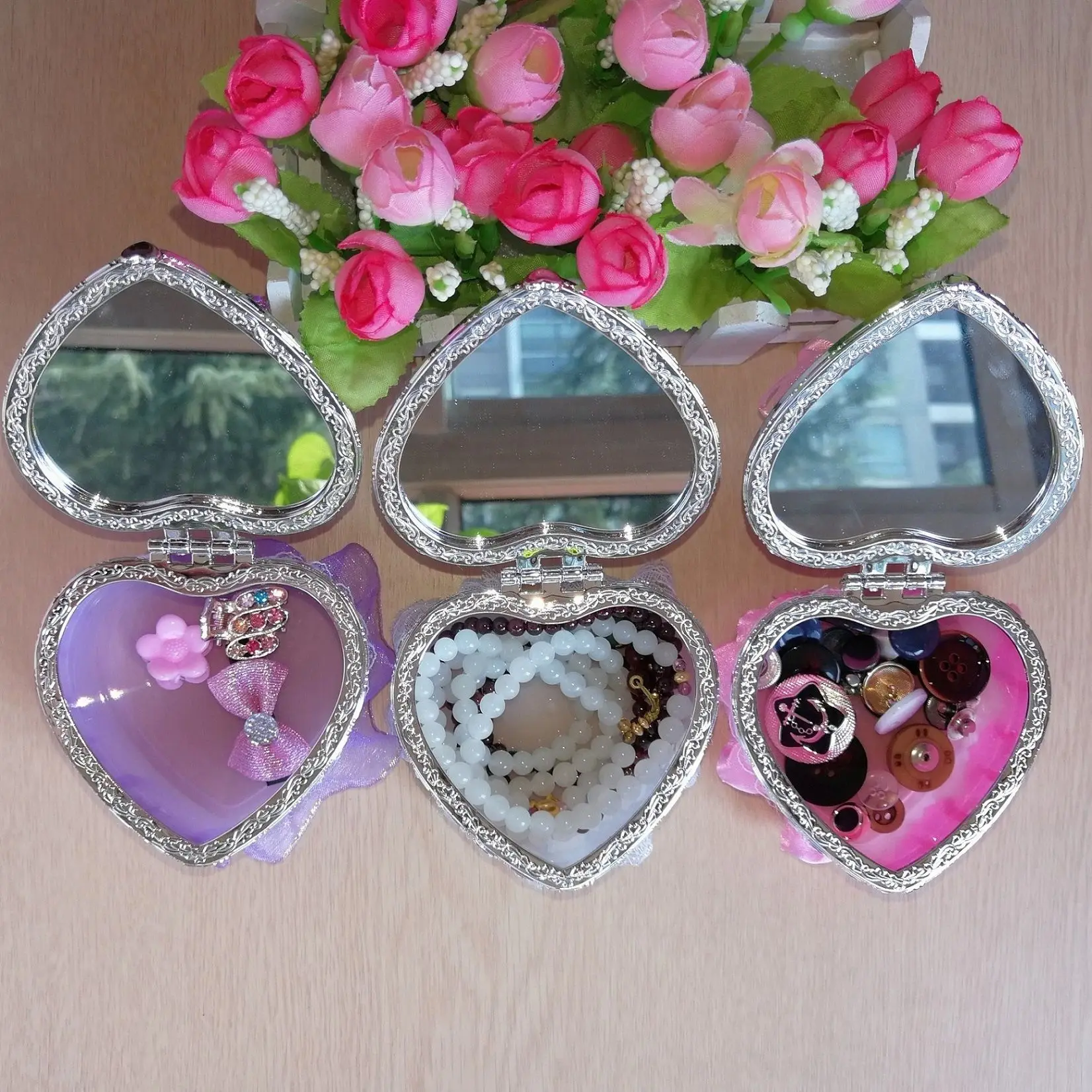 Heart shaped box earrings earrings jewelry box portable jewelry storage box Korean version children's plastic princess box
Heart shaped box earrings earrings jewelry box portable jewelry storage box Korean version children's plastic princess box