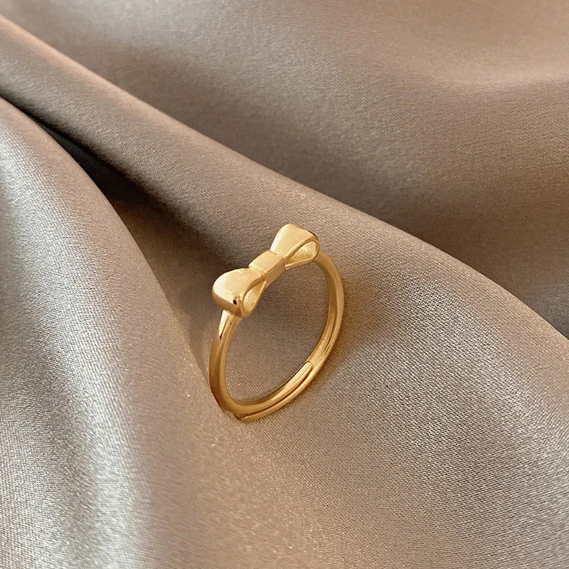 KOUDOUN 2021 New Bowknot Open Ring Female Niche Retro Simple Metal Ring Korean Fashion Personality Jewelry Anniversary Gift
KOUDOUN 2021 New Bowknot Open Ring Female Niche Retro Simple Metal Ring Korean Fashion Personality Jewelry Anniversary Gift