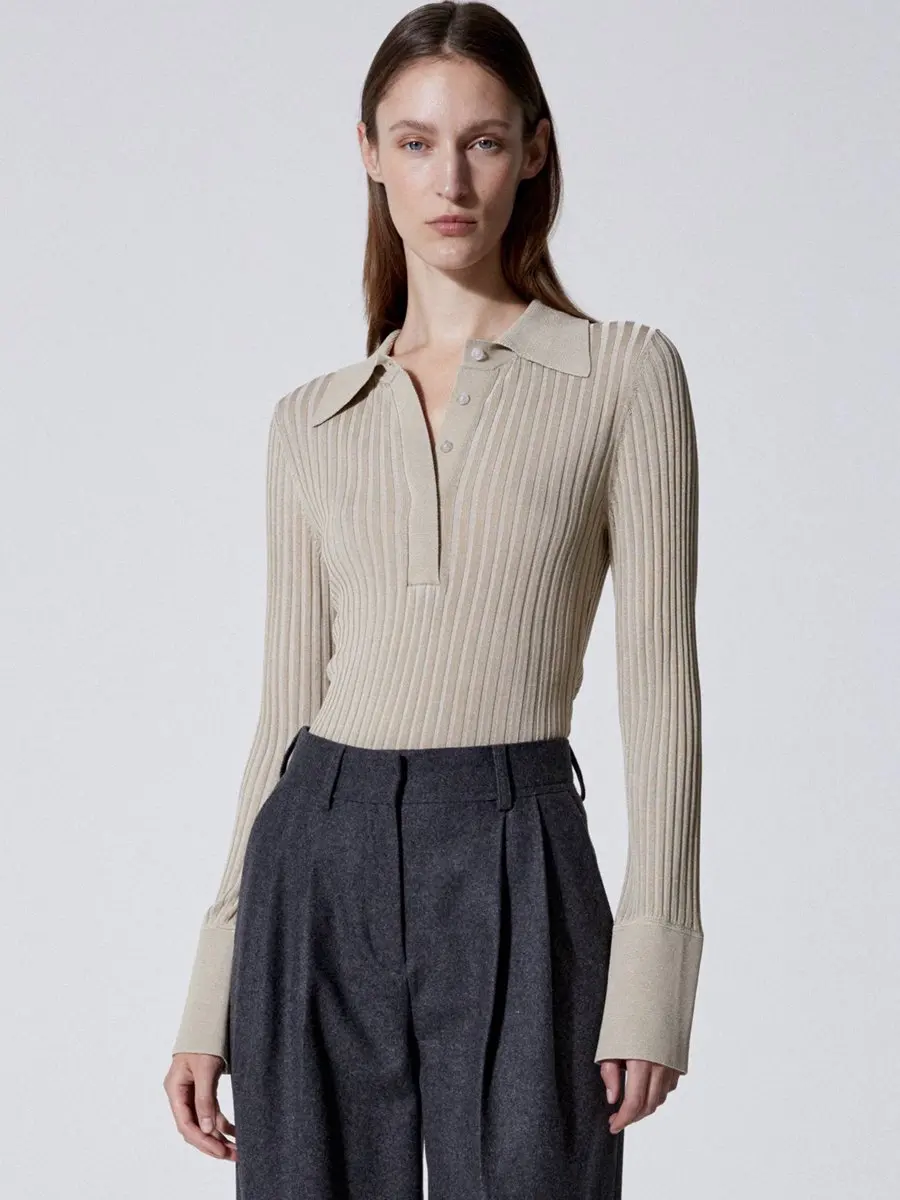 2022 Early Spring New Icy Silk Pit Strips and Yarn Color Matching Women Pullover Sweater
2022 Early Spring New Icy Silk Pit Strips and Yarn Color Matching Women Pullover Sweater
