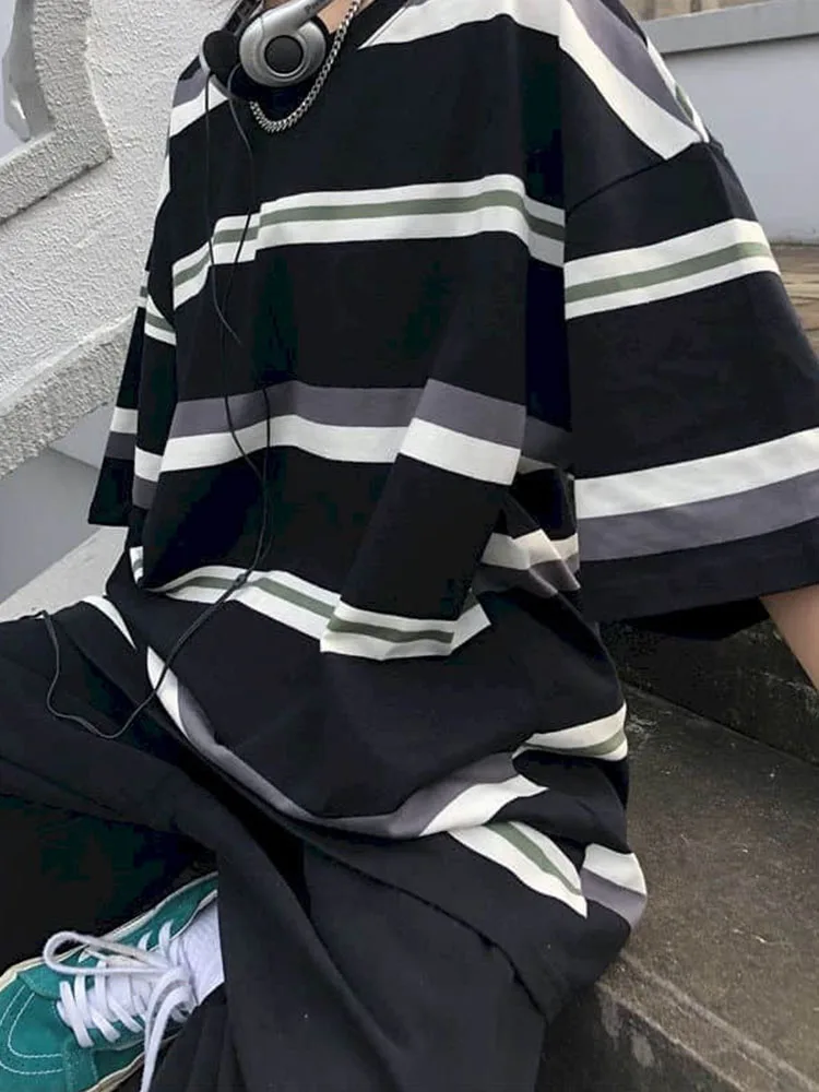 Hip Hop Short-sleeved T-shirt Women T Shirt Couple Japanese Simple Striped Half-sleeved Summer Korean Loose Student Black Top
Hip Hop Short-sleeved T-shirt Women T Shirt Couple Japanese Simple Striped Half-sleeved Summer Korean Loose Student Black Top