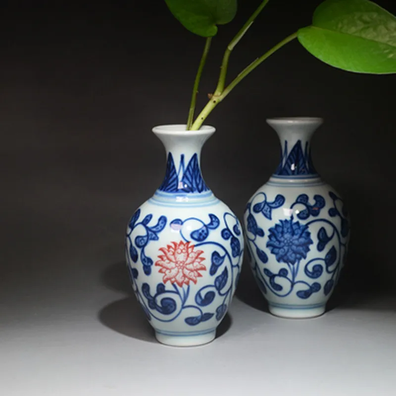 Exquisite antique blue and white small vase ceramic flower arrangement hydroponic mini small caliber ornament
Exquisite antique blue and white small vase ceramic flower arrangement hydroponic mini small caliber ornament