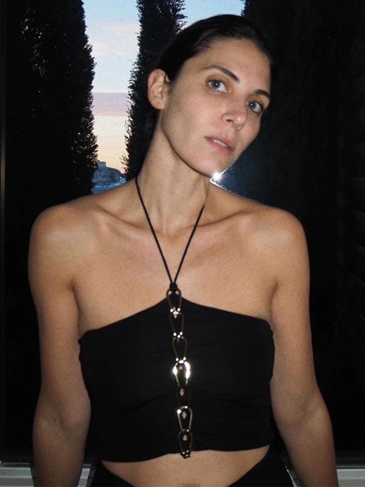 Кроп-Топ женский однотонный без рукавов, с открытой спиной и металлической цепочкой
Кроп-Топ женский однотонный без рукавов, с открытой спиной и металлической цепочкой