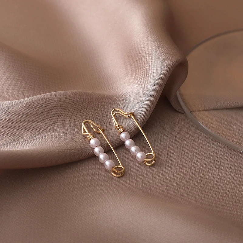 New Gold Color U-Shaped Pearl Safe Pin Hoop Stud Earrings Metal Earrings Jewelry Pinna Minimalist Jewelry Party Gifts Wholesale
New Gold Color U-Shaped Pearl Safe Pin Hoop Stud Earrings Metal Earrings Jewelry Pinna Minimalist Jewelry Party Gifts Wholesale