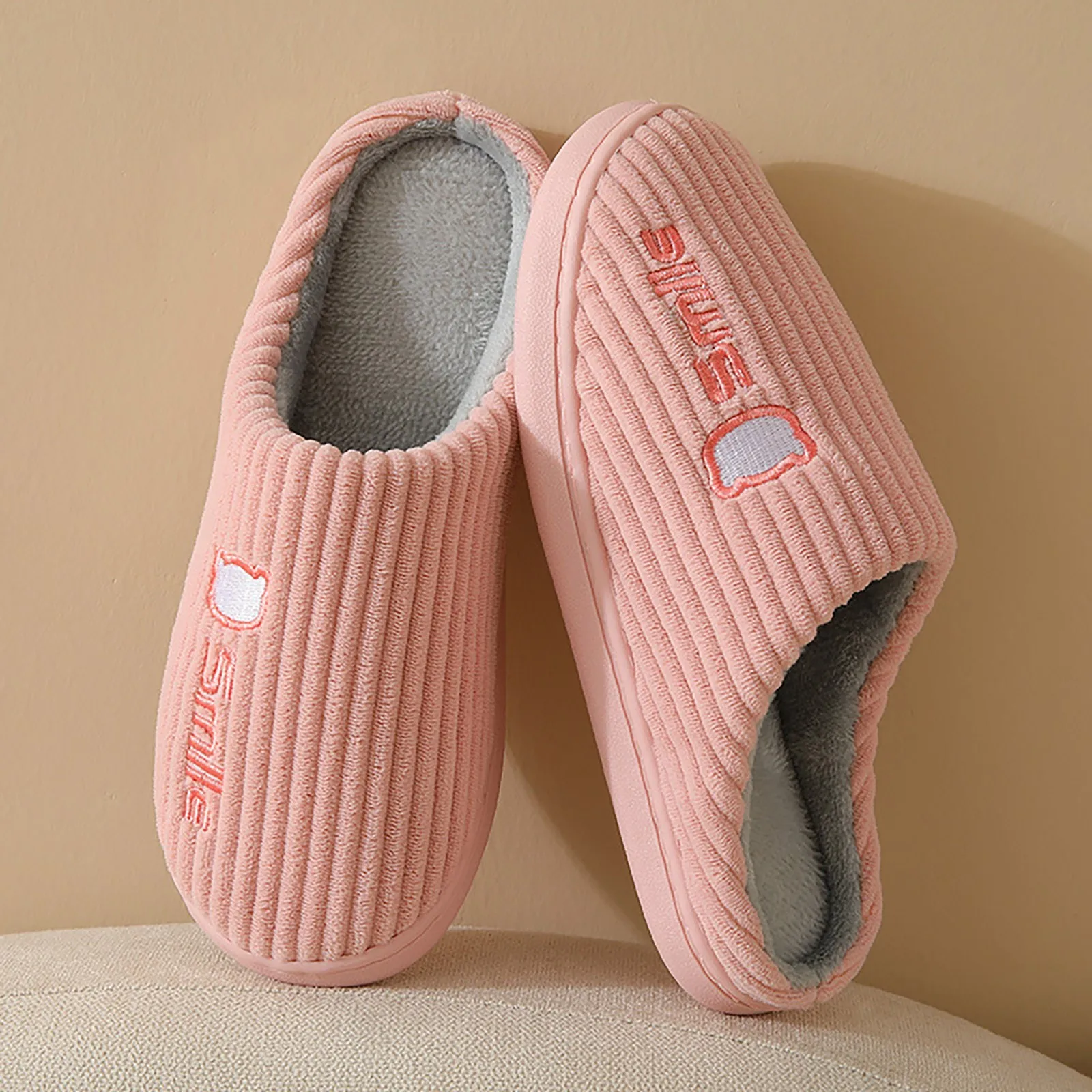 Classic Women Slippers Winter Warm Suede Slippers For Men Home Wear-Resistant Stripe Non-slip Indoor Slides Couple Women Shoes
Classic Women Slippers Winter Warm Suede Slippers For Men Home Wear-Resistant Stripe Non-slip Indoor Slides Couple Women Shoes