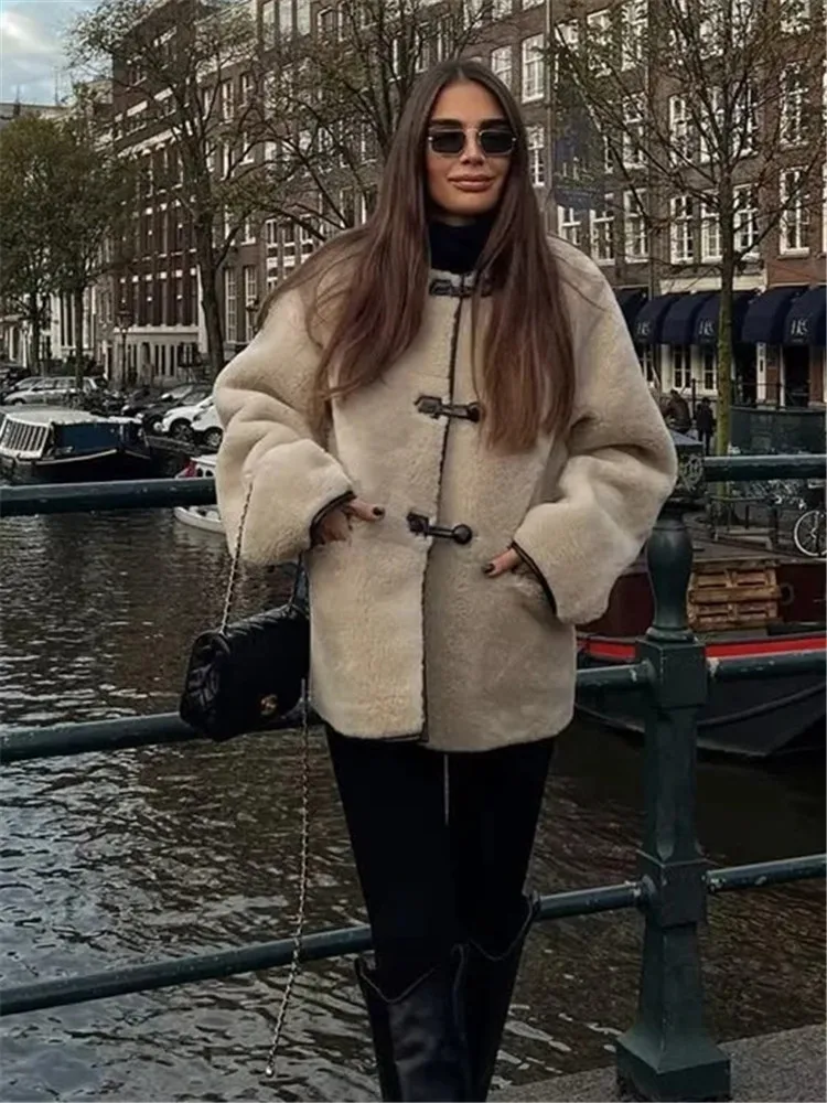 TRAF Faux Fur Coat Women Faux Leather Button Fluffy Jacket For Women Warm Winter Jackets 2022 Woman Fall Streetwear Women's Coat
TRAF Faux Fur Coat Women Faux Leather Button Fluffy Jacket For Women Warm Winter Jackets 2022 Woman Fall Streetwear Women's Coat