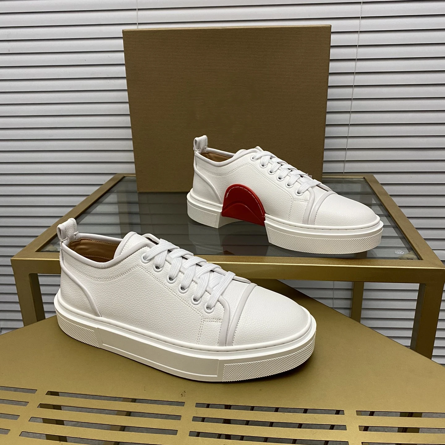 Top Quality Red Sole Mens Casual Shoes Luxury Womens Leather Sneakers Unisex Fashion Trainers Youth Designer Canvas Shoes MD0017
Top Quality Red Sole Mens Casual Shoes Luxury Womens Leather Sneakers Unisex Fashion Trainers Youth Designer Canvas Shoes MD0017