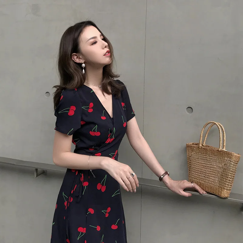2021 Cherry Print Fairy Dress Summer Women Sweet V Neck Bandage Floral Cottagecore Dress Party Holiday Beach Mid Length Dresses
2021 Cherry Print Fairy Dress Summer Women Sweet V Neck Bandage Floral Cottagecore Dress Party Holiday Beach Mid Length Dresses