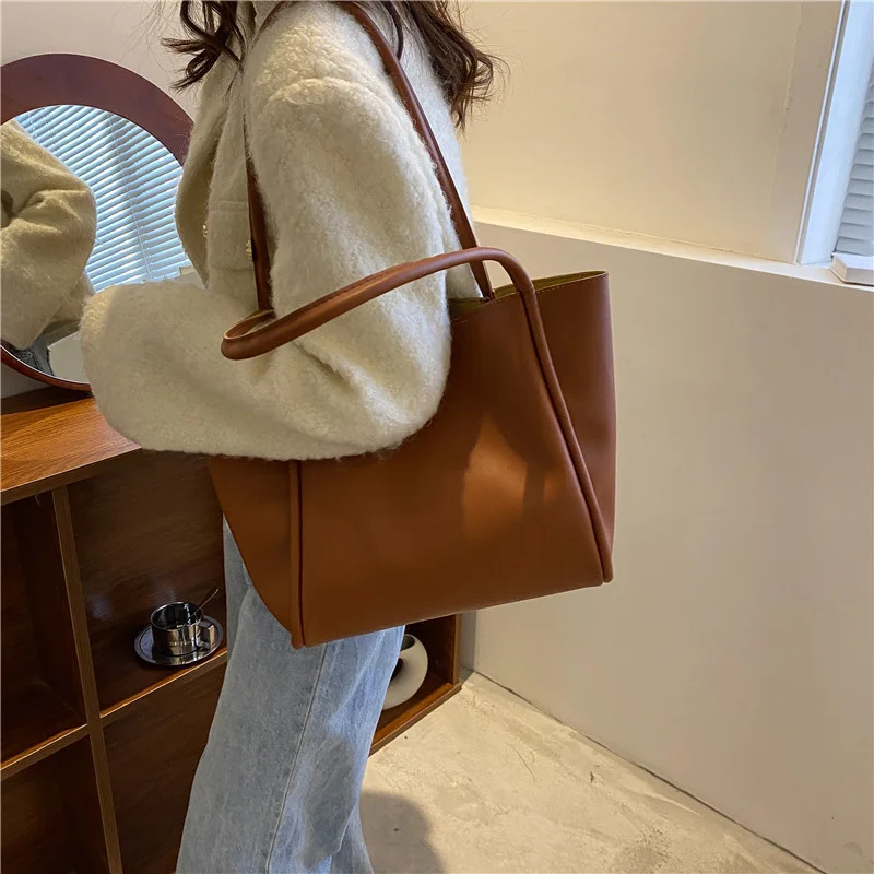 Pure Color Large Capacity Fashion Shoulder Bags Leather Tote Bags for Women Luxury Designer Handbag Designer Bag Clutch Purse
Pure Color Large Capacity Fashion Shoulder Bags Leather Tote Bags for Women Luxury Designer Handbag Designer Bag Clutch Purse