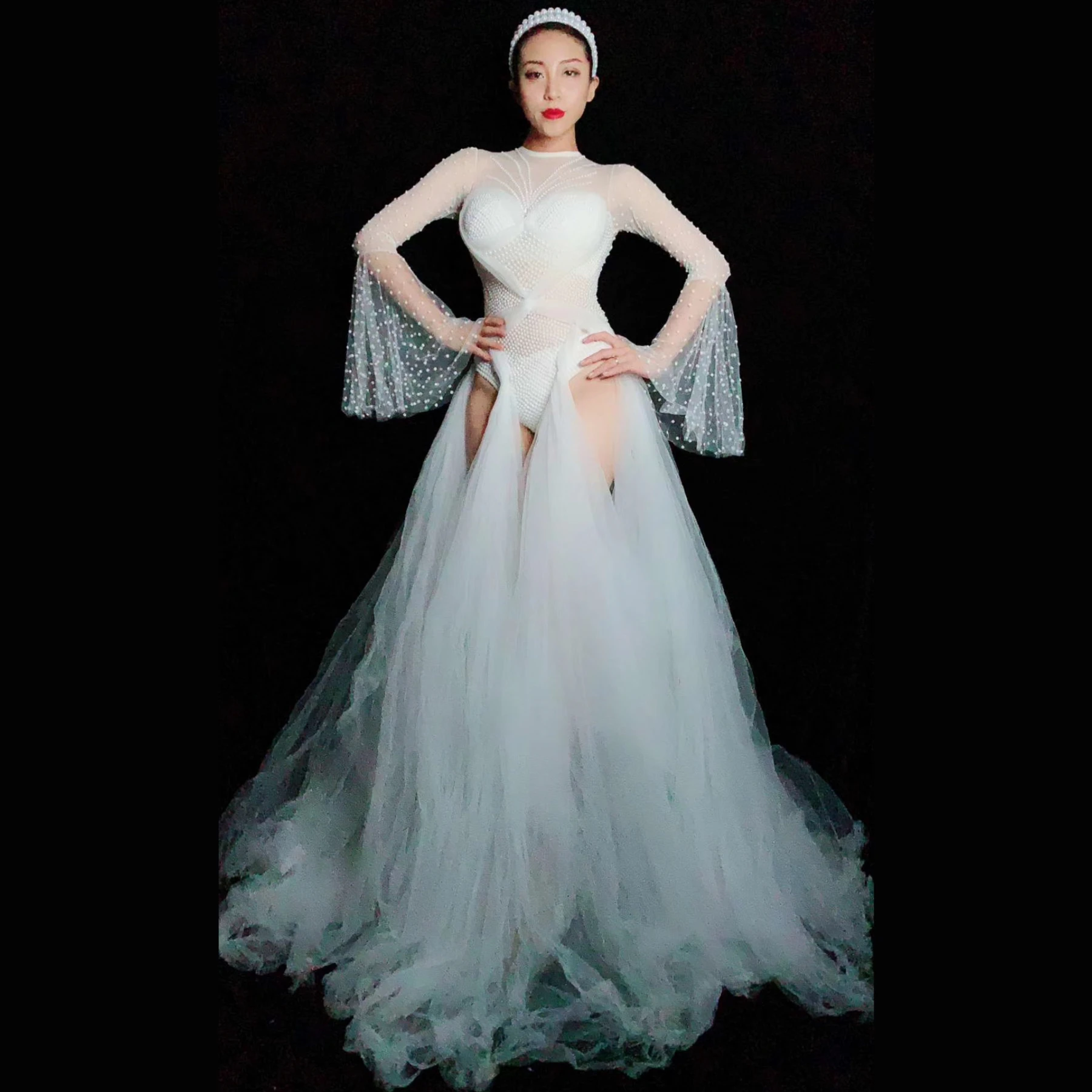 White Gauze Rhinestones Sexy Women Long Sleeves Dress Headdress Party Clothing Fashion Show Model Costumes Wedding Wears
White Gauze Rhinestones Sexy Women Long Sleeves Dress Headdress Party Clothing Fashion Show Model Costumes Wedding Wears