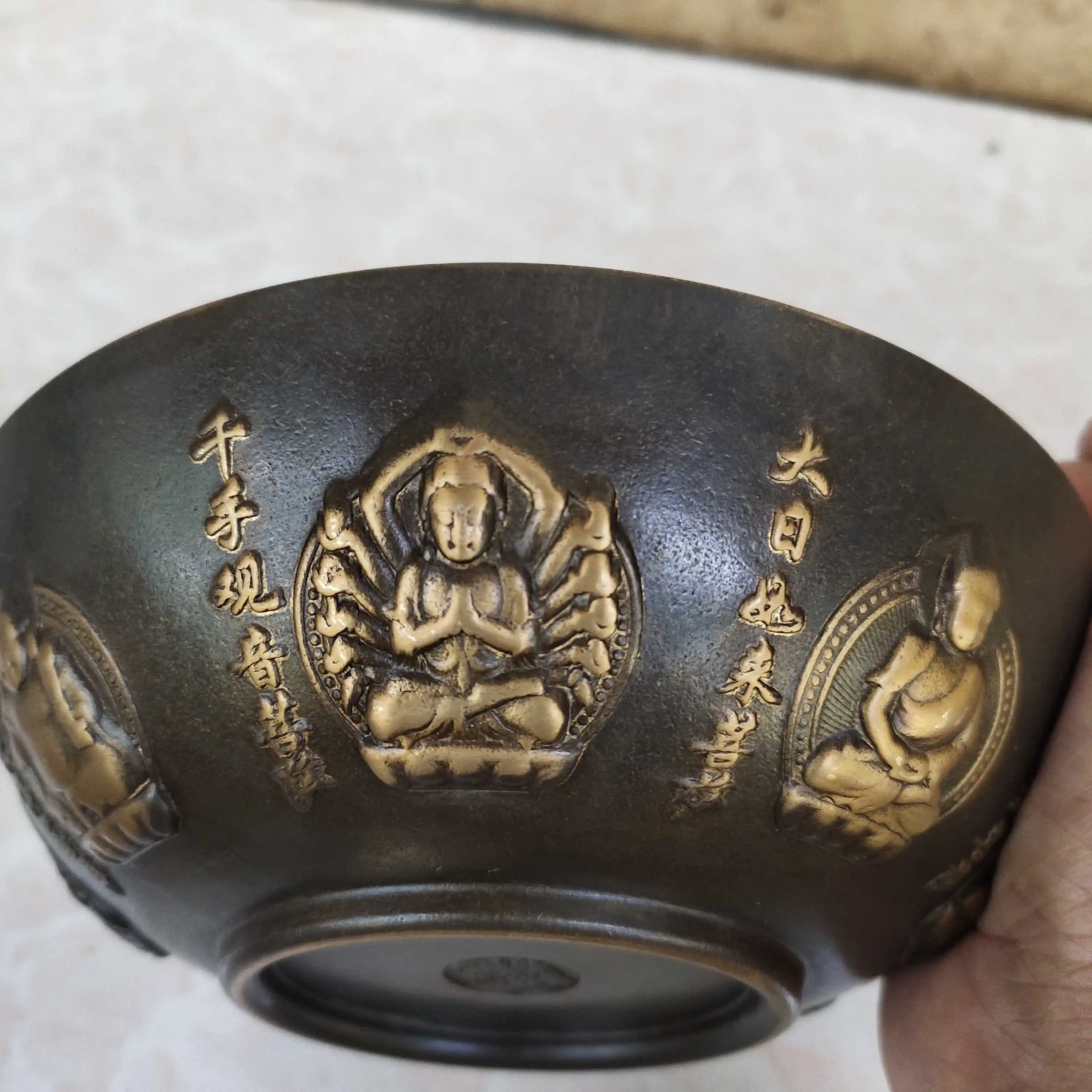 Antique bronze collection antique old pure copper gilding eight patron saint bowls patina collection furnishings
Antique bronze collection antique old pure copper gilding eight patron saint bowls patina collection furnishings