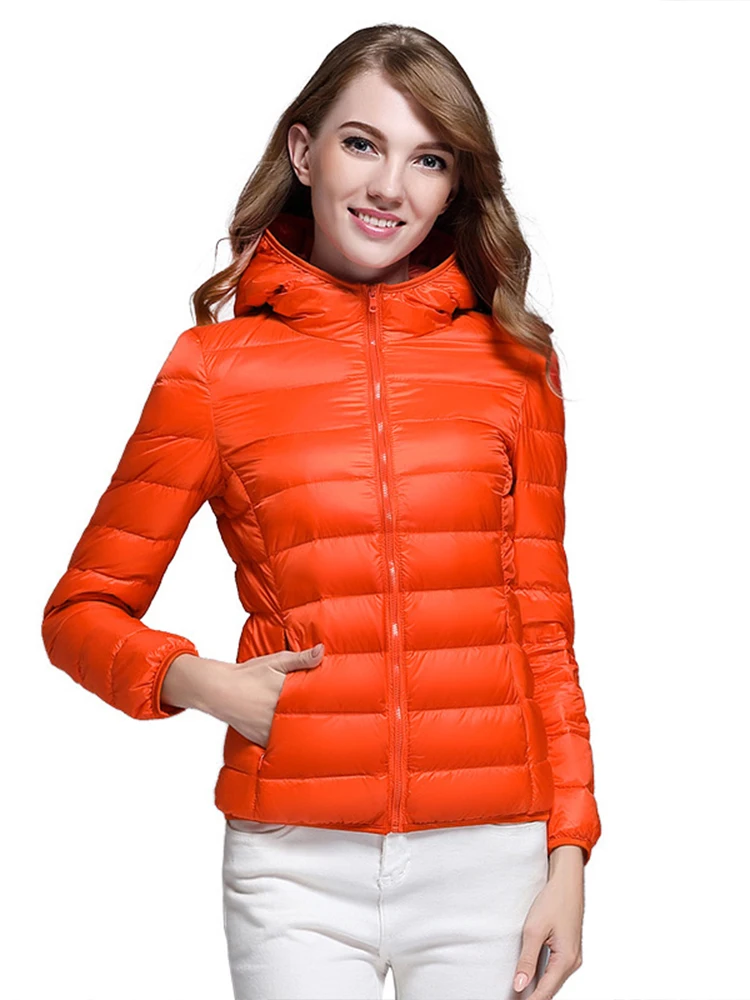 Новинка Осень-зима 2022 Женская Повседневная легкая пуховая куртка с капюшоном Корейская короткая женская куртка на белом утином пуху 
Новинка Осень-зима 2022 Женская Повседневная легкая пуховая куртка с капюшоном Корейская короткая женская куртка на белом утином пуху
