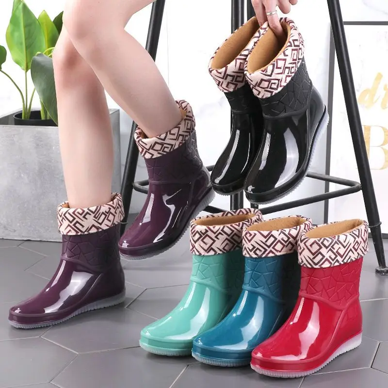 Rain Shoes Women's Padded Warm Water Shoes Rain Boots in Short Tube Rubber Shoes Non-slip Winter Thickening Wear Protective Feet
Rain Shoes Women's Padded Warm Water Shoes Rain Boots in Short Tube Rubber Shoes Non-slip Winter Thickening Wear Protective Feet