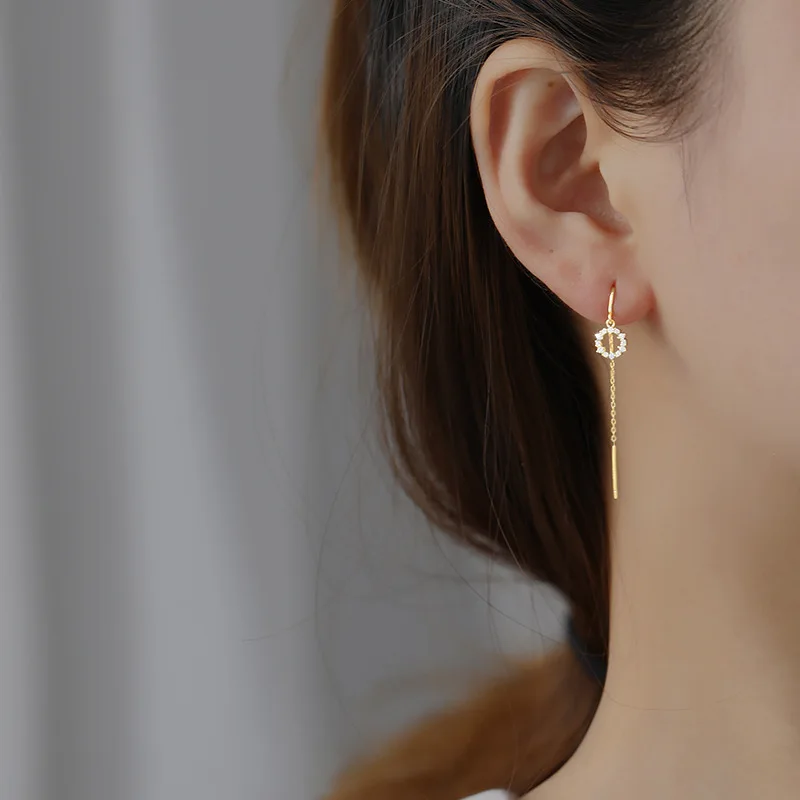Женские серьги из серебра S925 пробы, характерные корейские универсальные серьги с кольцами и бриллиантами, длинные серьги-кисточки
Женские серьги из серебра S925 пробы, характерные корейские универсальные серьги с кольцами и бриллиантами, длинные серьги-кисточки