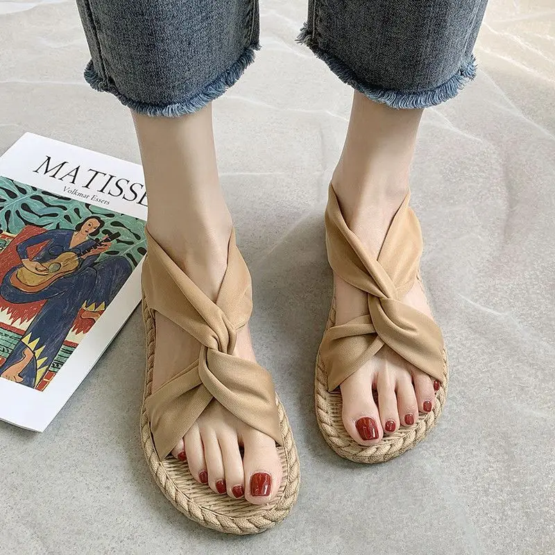 XINCHEN Sandals women's summer fashion 2023 new retro flat Korean version of a hundred matching skirt beach shoes women's shoes
XINCHEN Sandals women's summer fashion 2023 new retro flat Korean version of a hundred matching skirt beach shoes women's shoes