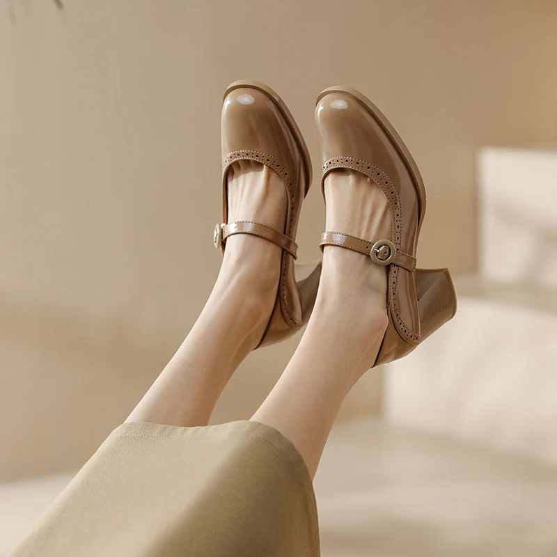 Real Leather Retro Mary Jane Shoes for Women Brock Burning Flowers Square Heels Bukle Women Pumps Spring Ladies Party Shoes
Real Leather Retro Mary Jane Shoes for Women Brock Burning Flowers Square Heels Bukle Women Pumps Spring Ladies Party Shoes