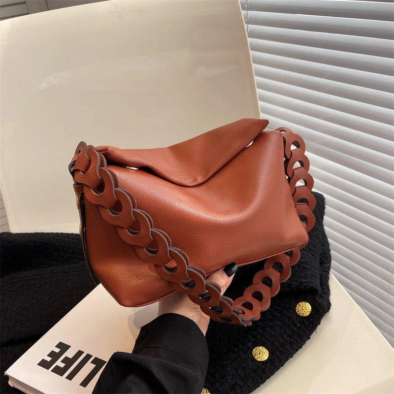 Luxury Designer Chain Bag Large Capacity Handbag Fashion One Shoulder Crossbody Bag Fashion Casual Women's Bag Cosmetic Bag
Luxury Designer Chain Bag Large Capacity Handbag Fashion One Shoulder Crossbody Bag Fashion Casual Women's Bag Cosmetic Bag
