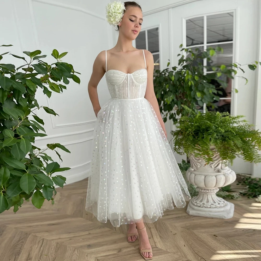 Short Lovely Prom Dresses 2023 A Line Spaghetti Straps Tea Length Tulle Formal Girls Party Gowns Sparkly Sweet Wedding Guest
Short Lovely Prom Dresses 2023 A Line Spaghetti Straps Tea Length Tulle Formal Girls Party Gowns Sparkly Sweet Wedding Guest
