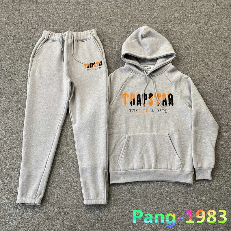 Streetwear Sports Suit Men Women Autumn Winter Trapstar Hoodie Two Color Embroidery Logo Sweatshirts Pullovers Suit
Streetwear Sports Suit Men Women Autumn Winter Trapstar Hoodie Two Color Embroidery Logo Sweatshirts Pullovers Suit