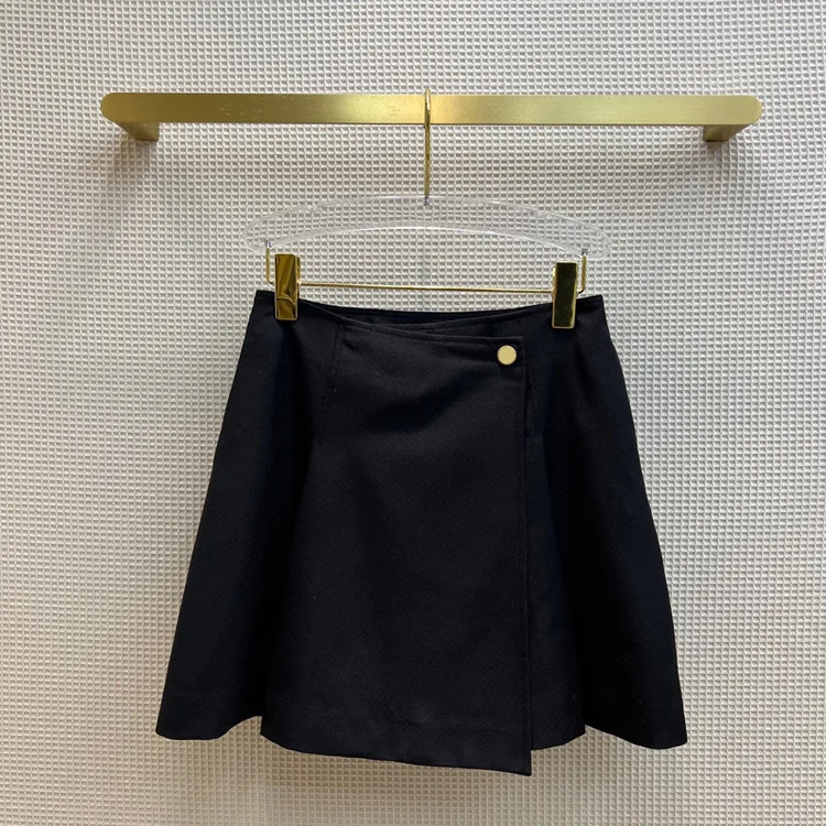 Black Shorts Skirts One Piece Shorts Temperament All-match High Waist Slim A-line Shorts Skirts High-end Women's Clothing
Black Shorts Skirts One Piece Shorts Temperament All-match High Waist Slim A-line Shorts Skirts High-end Women's Clothing