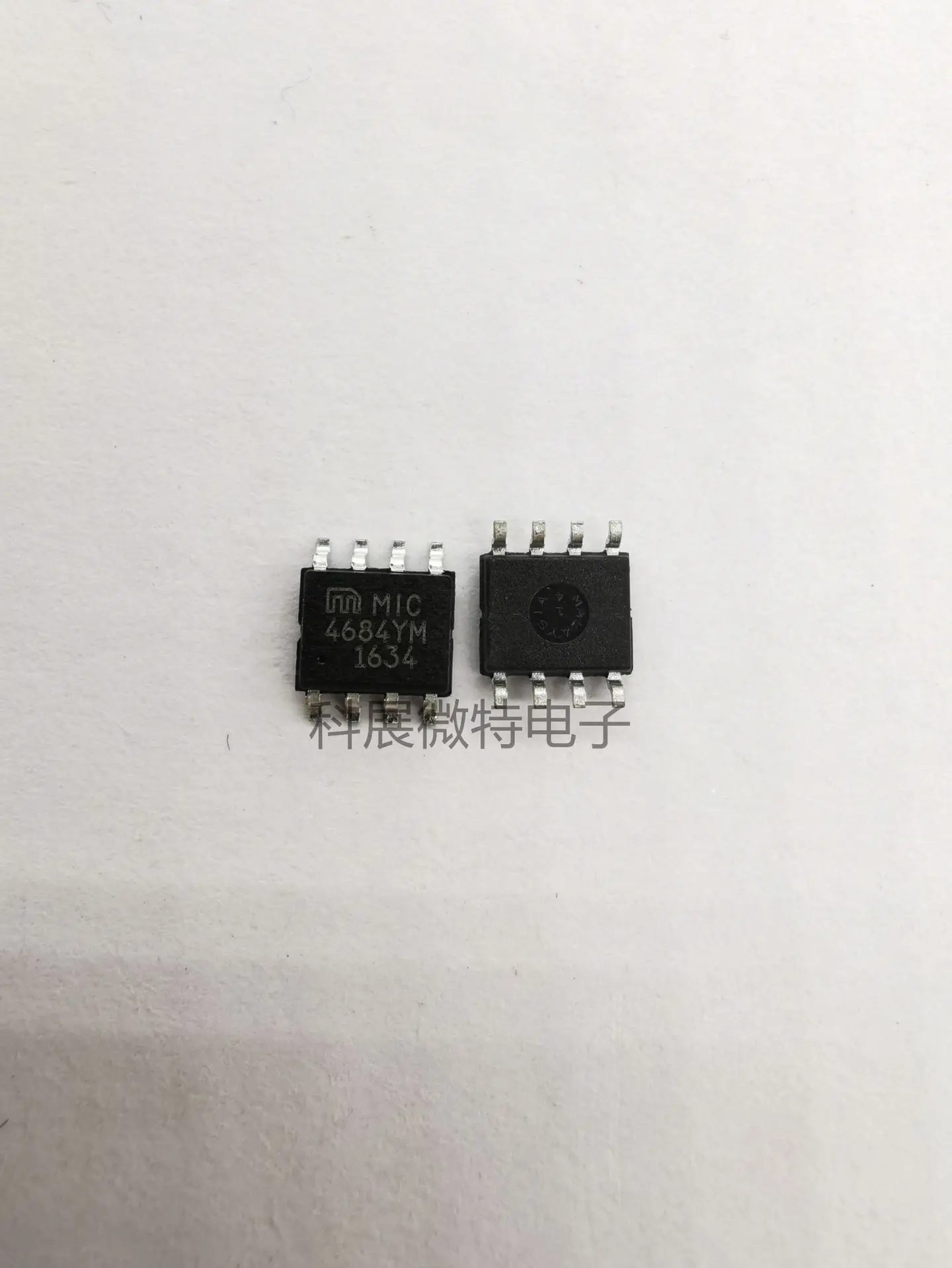 MIC4684YM-TR MIC4684YM SOP-8 встроенный чип оригинальный новый
MIC4684YM-TR MIC4684YM SOP-8 встроенный чип оригинальный новый