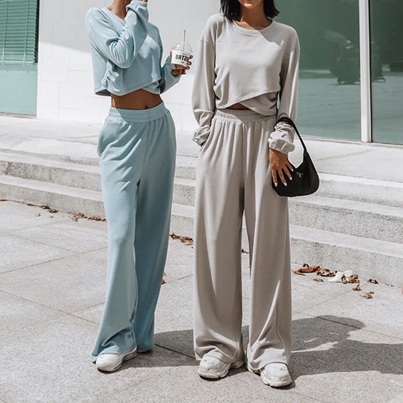 2023 Women's Autumn and Winter New Sweater Set Fashion Sports Casual Sweater Set Round Neck Loose Fit Lady Two Piece Set Outside
2023 Women's Autumn and Winter New Sweater Set Fashion Sports Casual Sweater Set Round Neck Loose Fit Lady Two Piece Set Outside