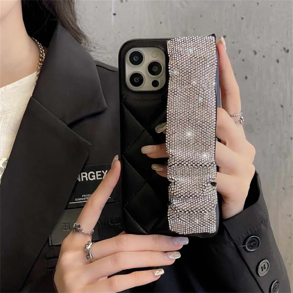 Diamond wrist with mobile phone protective case for Apple 14 iphone13/12/11 new fashion diamond leather shell woman gift
Diamond wrist with mobile phone protective case for Apple 14 iphone13/12/11 new fashion diamond leather shell woman gift