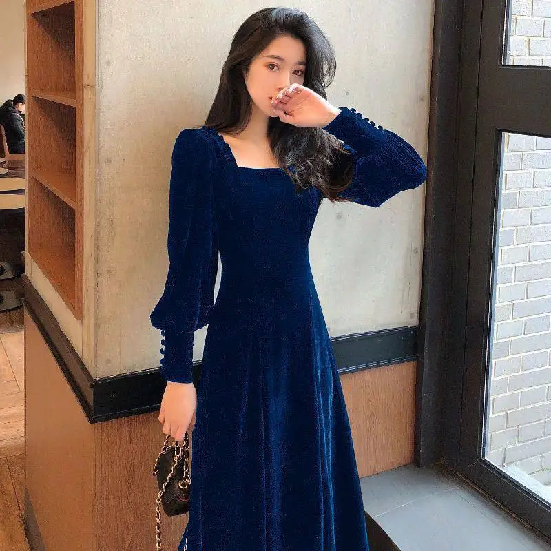 French retro waist skinny red canary velvet dress female square collar autumn winter dress
French retro waist skinny red canary velvet dress female square collar autumn winter dress