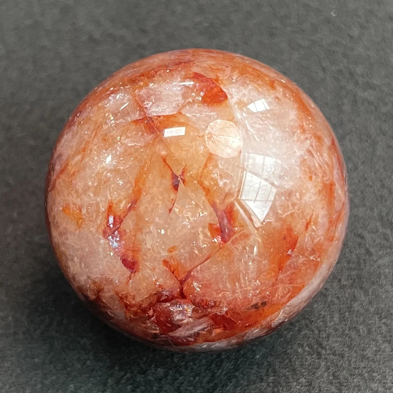 135g Natural Stone Clear Quartz Sphere Rainbow Red Crystal Ball Rock Decoration Rough Polished Healing Y265
135g Natural Stone Clear Quartz Sphere Rainbow Red Crystal Ball Rock Decoration Rough Polished Healing Y265