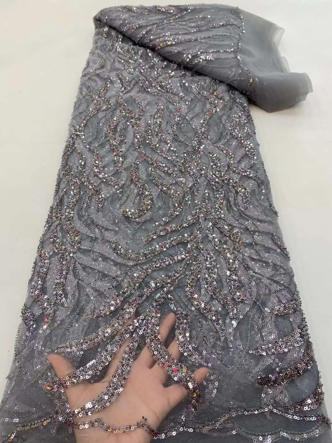 New Design African Lace Fabric Luxury Beaded Lace with Sequins Embroidery Nigerian Tulle Lace Fabric for Wedding
New Design African Lace Fabric Luxury Beaded Lace with Sequins Embroidery Nigerian Tulle Lace Fabric for Wedding