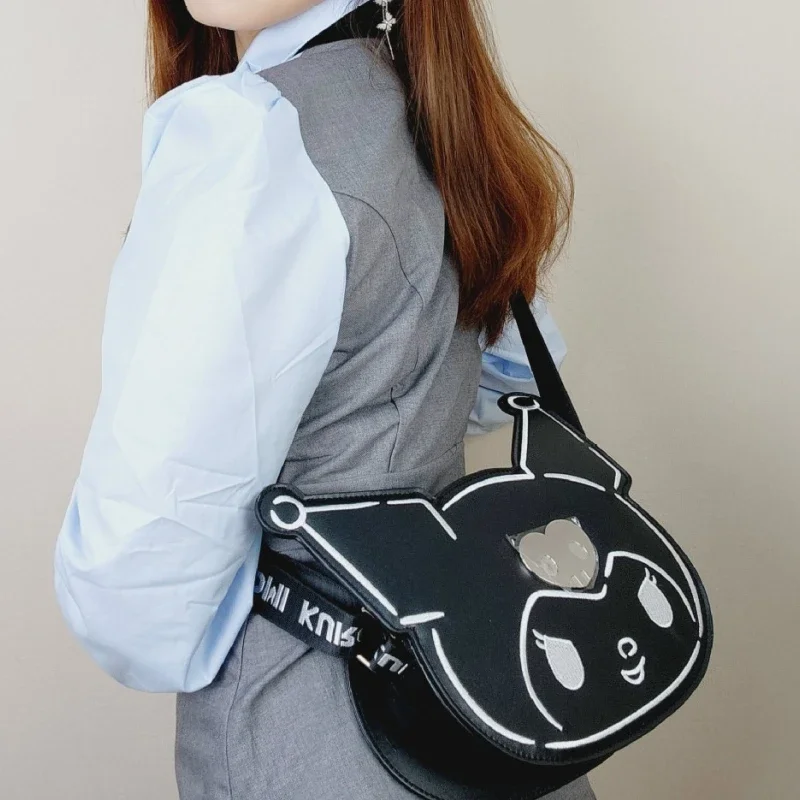 Sanrio Милая Черная сумка через плечо с вышивкой из мультфильма Kuromi с одной лямкой с трехмерным дизайном для подарка подруге на день рождения
Sanrio Милая Черная сумка через плечо с вышивкой из мультфильма Kuromi с одной лямкой с трехмерным дизайном для подарка подруге на день рождения