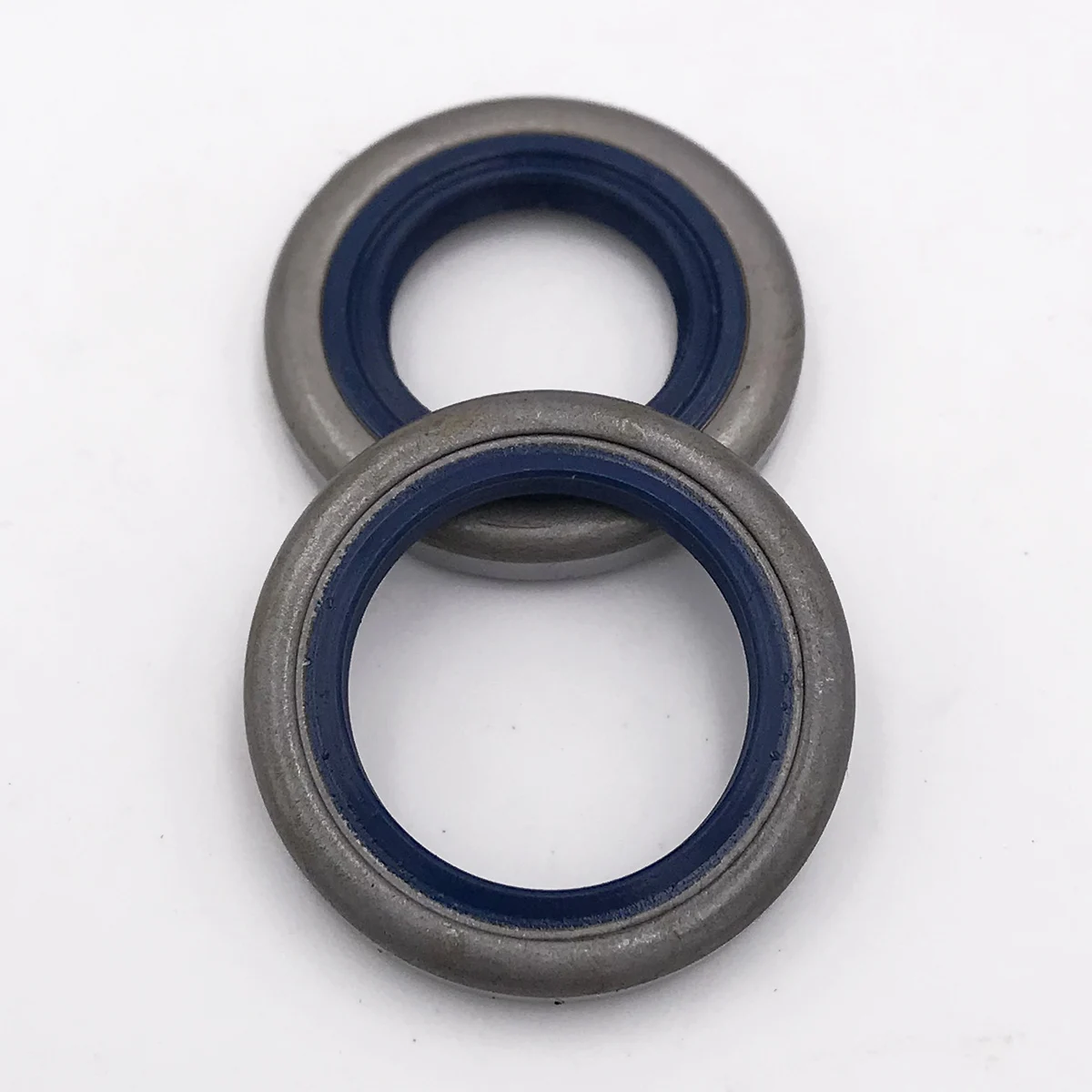 CRANKSHAFT OIL SEALS FIT For HUSQVARNA 357 359 51 55 254 CHAINSAWS. 505 27 57 19
CRANKSHAFT OIL SEALS FIT For HUSQVARNA 357 359 51 55 254 CHAINSAWS. 505 27 57 19