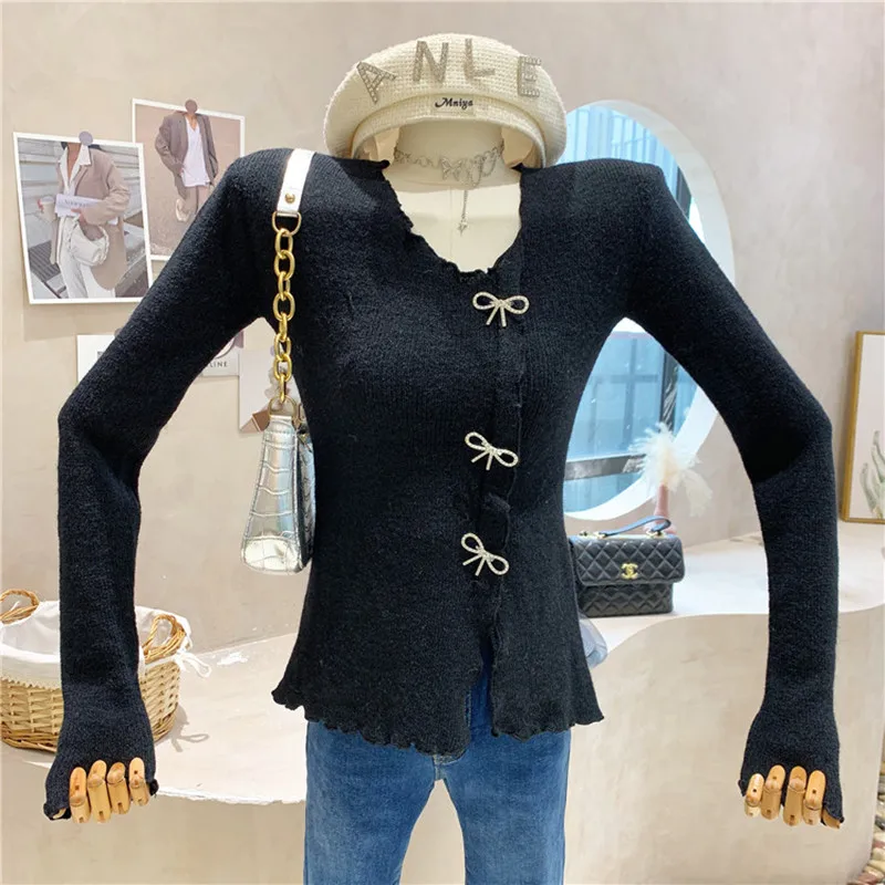 Niche Design New Women's Clothing 2022 Spring Slim Long Sleeve Bow Knit Shirt Diamond Bottomed Sweater Top
Niche Design New Women's Clothing 2022 Spring Slim Long Sleeve Bow Knit Shirt Diamond Bottomed Sweater Top