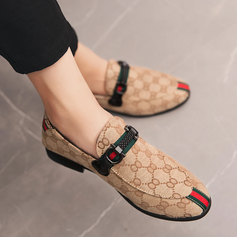 New High Quality Embroidered Shoes Harajuku Sneakers Men Skateboarding Shoes Men Black Comfort Mirrors Shoes Men's Stylish Shoes
New High Quality Embroidered Shoes Harajuku Sneakers Men Skateboarding Shoes Men Black Comfort Mirrors Shoes Men's Stylish Shoes