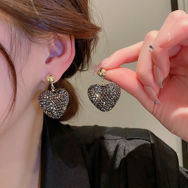 FYUAN Black Love Heart Crystal Dangle Earrings Women Bling Rhinestone Earrings Weddings Party Jewelry Accessories
FYUAN Black Love Heart Crystal Dangle Earrings Women Bling Rhinestone Earrings Weddings Party Jewelry Accessories