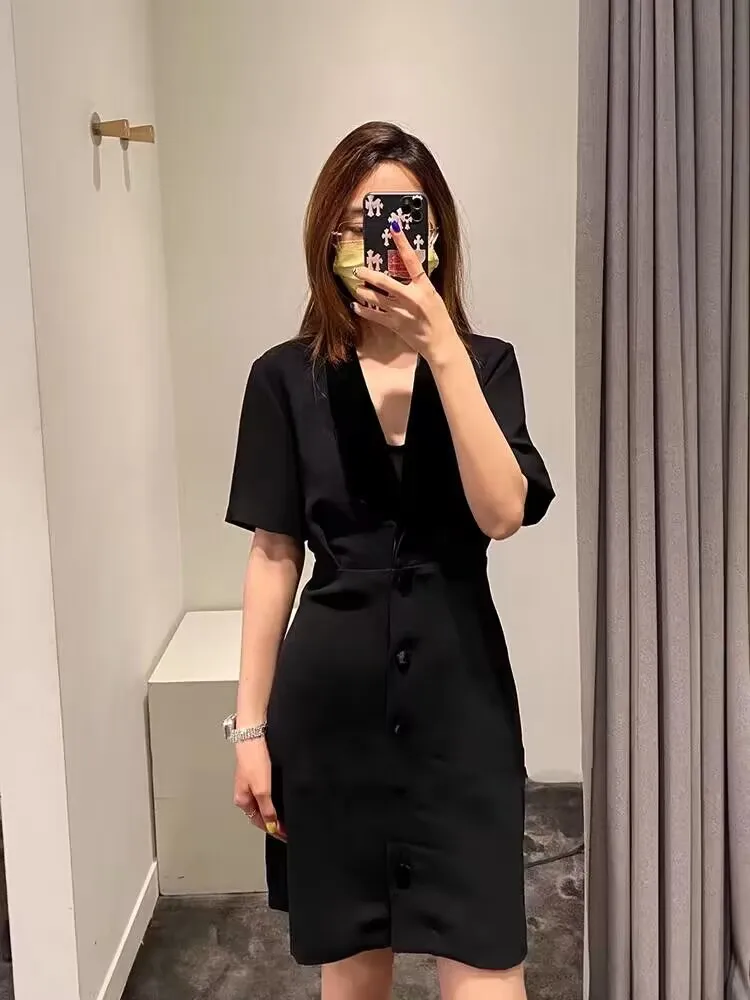 Women Mini Robe Short Sleeve Velvet Splicing Stitching Collar Single Breasted Simple High Waist Dress Vintage
Women Mini Robe Short Sleeve Velvet Splicing Stitching Collar Single Breasted Simple High Waist Dress Vintage