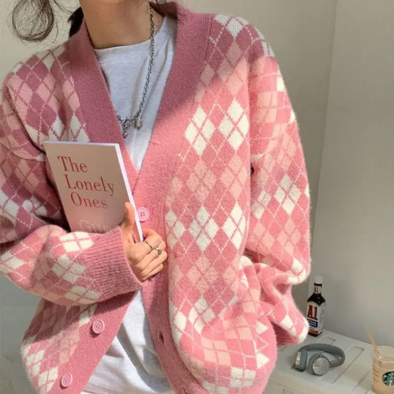 New Autumn Winter Argyle Knitted Cardigan Women Long Sleeve Casual Loose Sweaters Vintage Preppy Style Oversized Coat Fashion
New Autumn Winter Argyle Knitted Cardigan Women Long Sleeve Casual Loose Sweaters Vintage Preppy Style Oversized Coat Fashion
