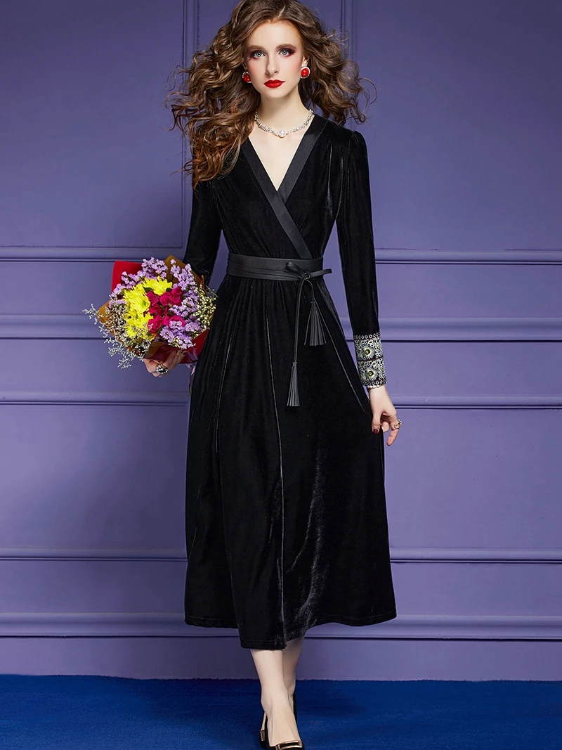 Элегантное бархатное длинное платье для женщин, Осень-зима, черная туника с длинным рукавом и V-образным вырезом и поясом, вечернее празднич...
Элегантное бархатное длинное платье для женщин, Осень-зима, черная туника с длинным рукавом и V-образным вырезом и поясом, вечернее празднич...