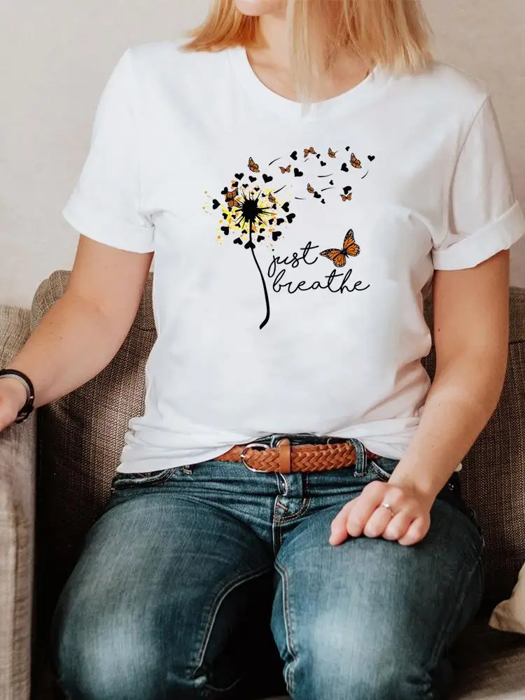Футболка женская с круглым вырезом, модный топ с рисунком одуванчика и бабочки, с коротким рукавом, летняя одежда с принтом
Футболка женская с круглым вырезом, модный топ с рисунком одуванчика и бабочки, с коротким рукавом, летняя одежда с принтом