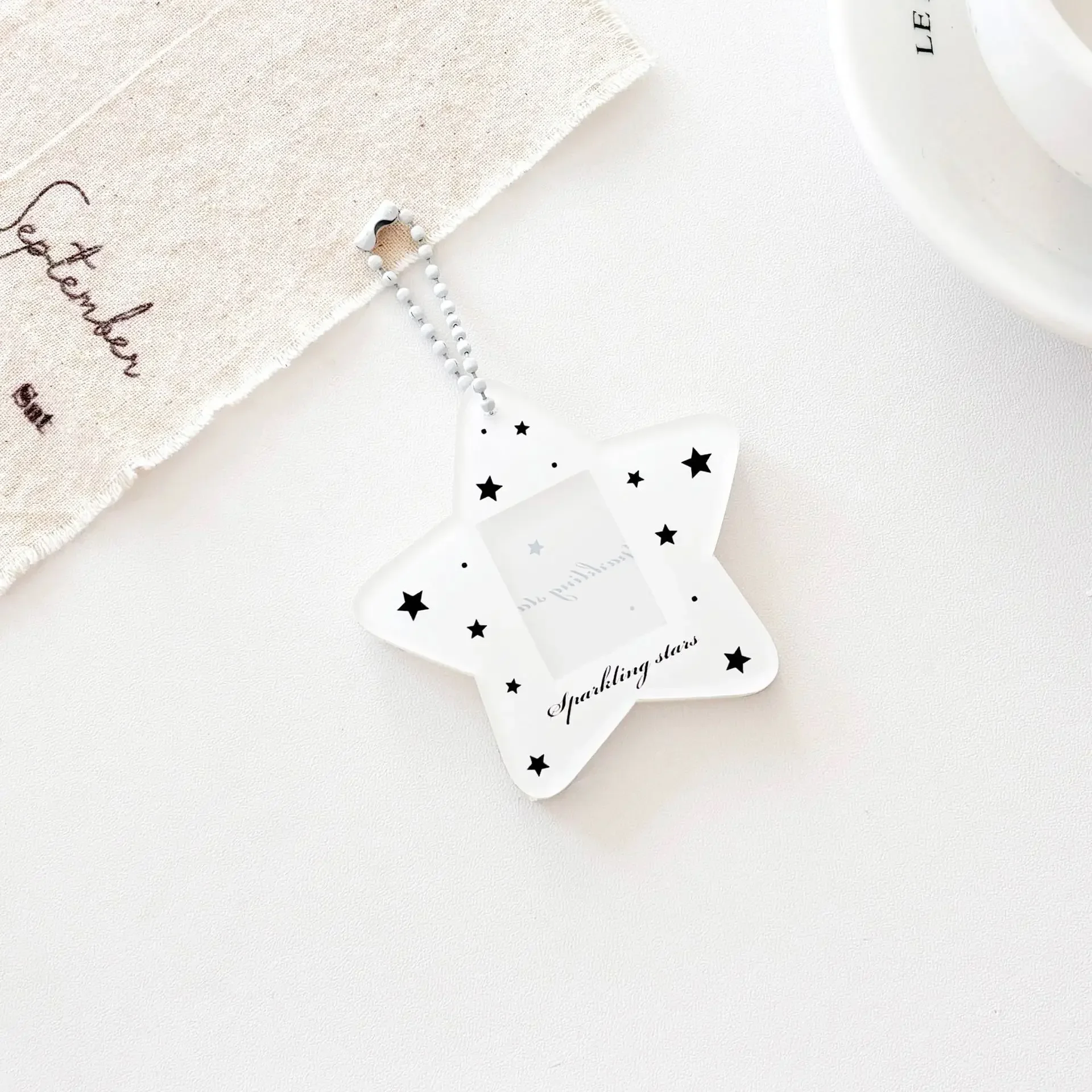 Акриловый держатель для карт Kpop
Акриловый держатель для карт Kpop