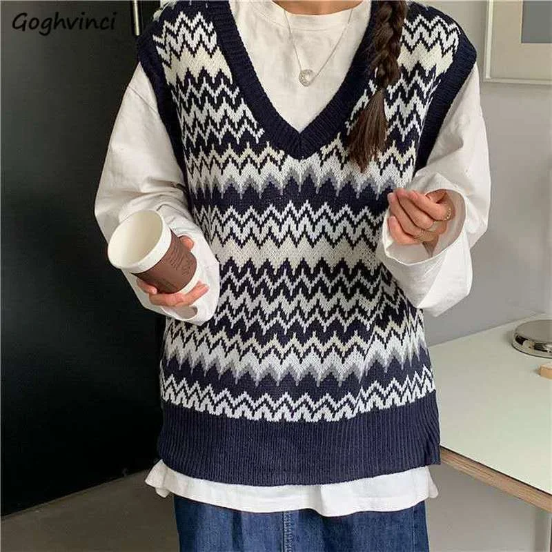 Loose Vintage Sweater Vest Women Couples Preppy Style V-neck Knitwear Korean Panelled Sleeveless Jumpers Leisure Retro All-match
Loose Vintage Sweater Vest Women Couples Preppy Style V-neck Knitwear Korean Panelled Sleeveless Jumpers Leisure Retro All-match