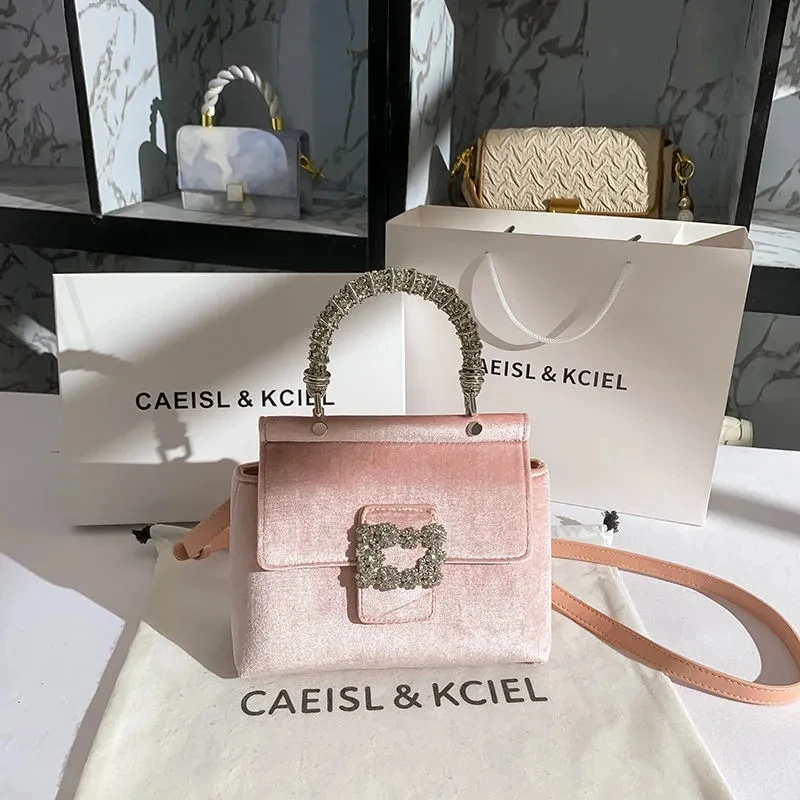 Women's Bag High Quality Handbag trend Large-capacity Luxury design versatile shiny Female Fashion cross-body Bag
Women's Bag High Quality Handbag trend Large-capacity Luxury design versatile shiny Female Fashion cross-body Bag