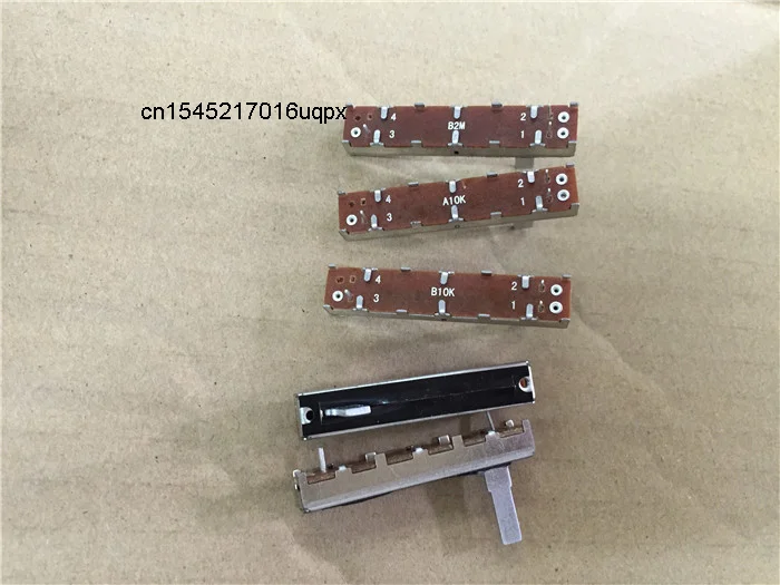 3 шт., переменный резистор SC3042N B10K, длина хвостовика 15MMC
3 шт., переменный резистор SC3042N B10K, длина хвостовика 15MMC