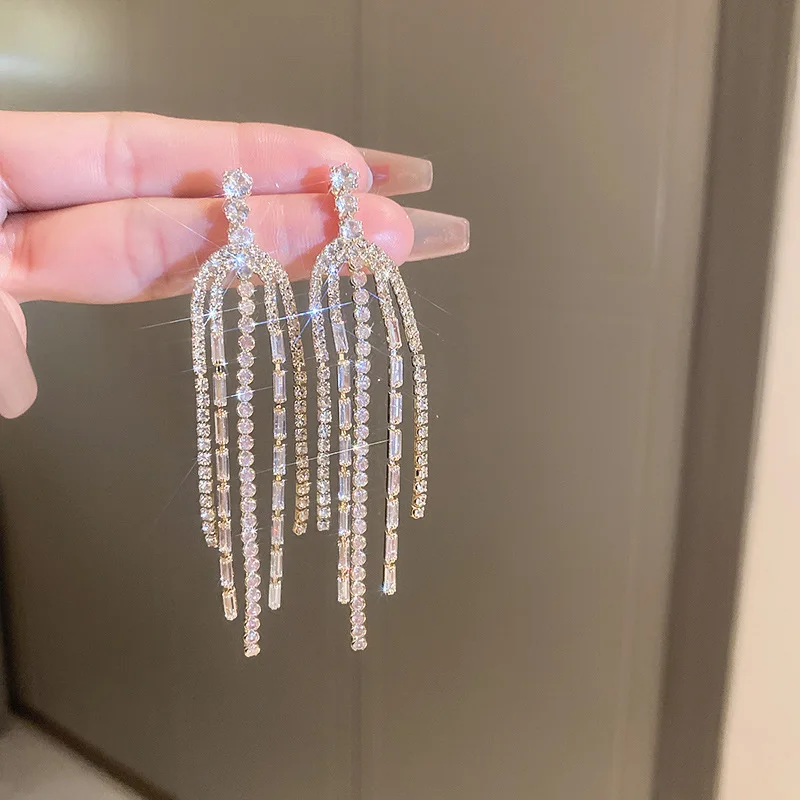 KAITIN Zircon Tassel Long Women Earrings Diamonds Fashion Drop Earrings Exaggerated High-grade Wholesale Female Jewelry
KAITIN Zircon Tassel Long Women Earrings Diamonds Fashion Drop Earrings Exaggerated High-grade Wholesale Female Jewelry