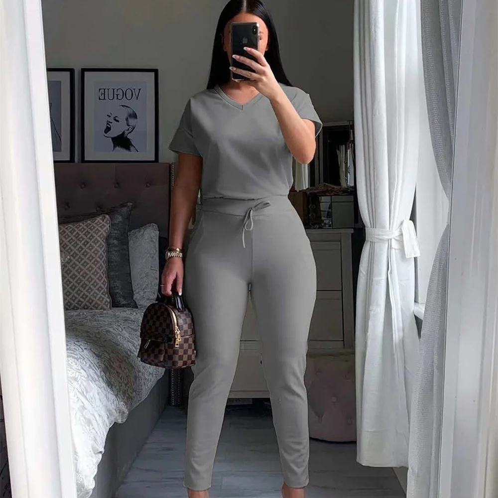 2022 Autumn And Winter Women Solid Color Street Leisure Sports V-neck Two-piece Suit
2022 Autumn And Winter Women Solid Color Street Leisure Sports V-neck Two-piece Suit
